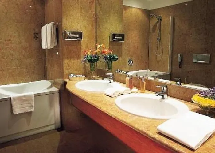 Ascot Szálloda 4*