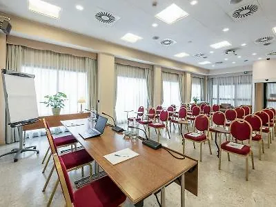 Ascot 4* Milánó
