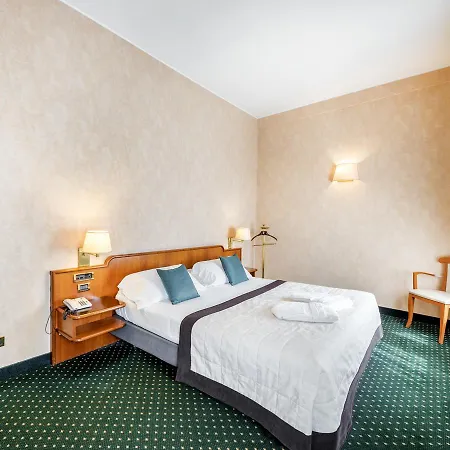 Otel Ascot 4*