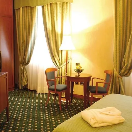 Ascot Otel 4*