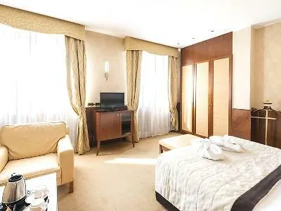 أسكوت 4*