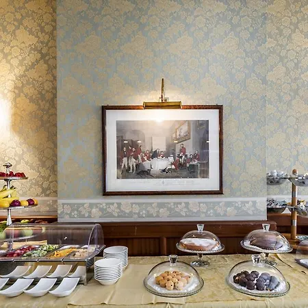 Ascot Hotel 4*